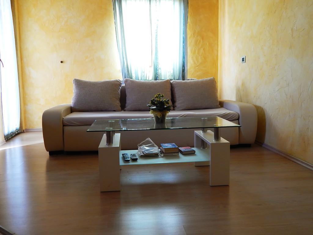 פורץ Apartment Karmen מראה חיצוני תמונה
